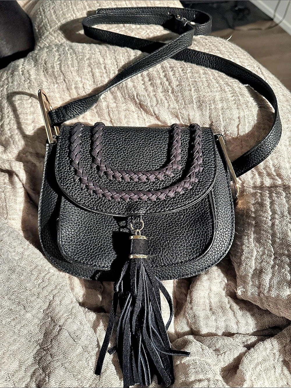 Moda Luxe Crossbody Black Tassel Bag